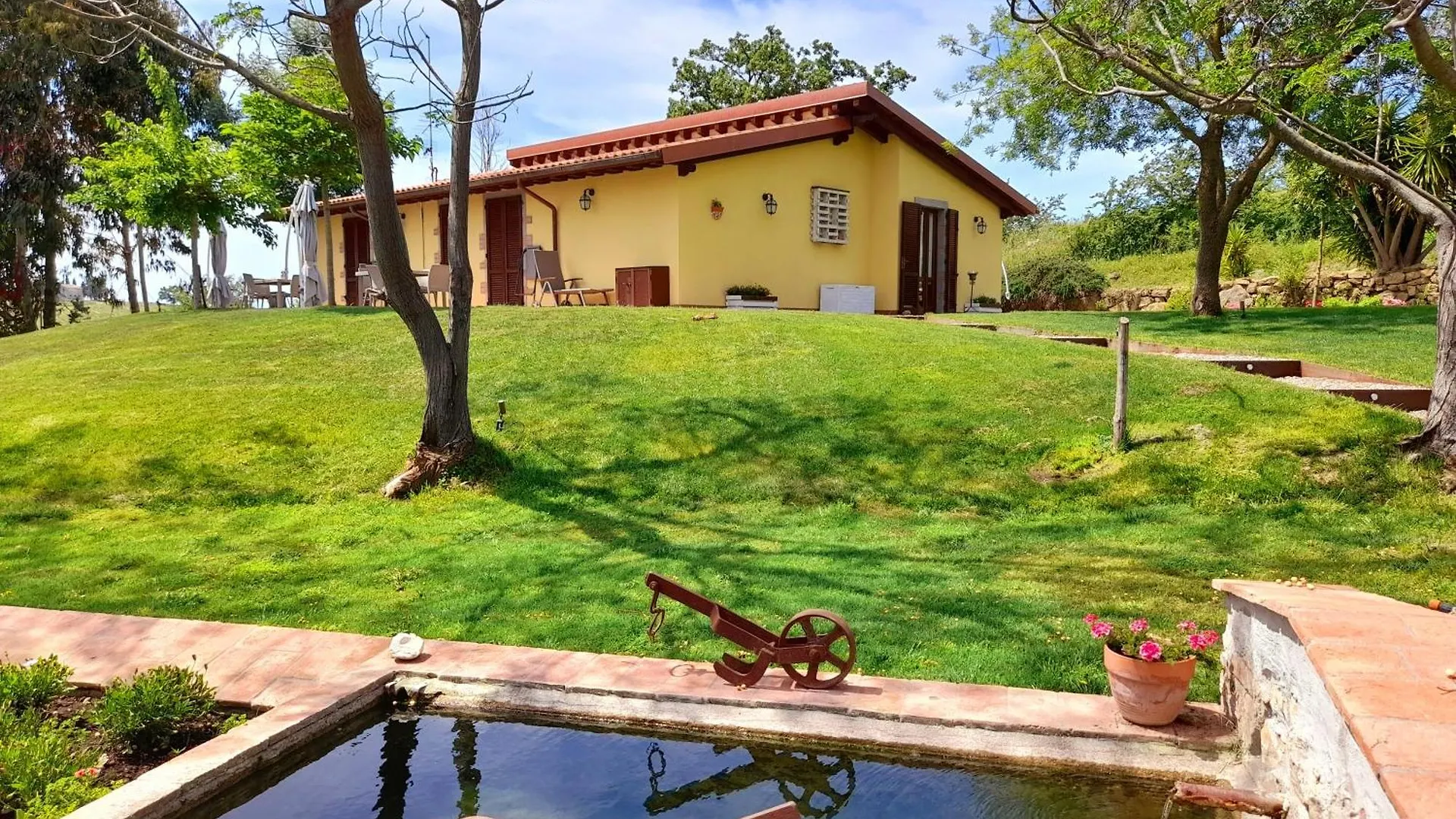 Agriturismo La Sorgente Фонтебланда Фермерский дом