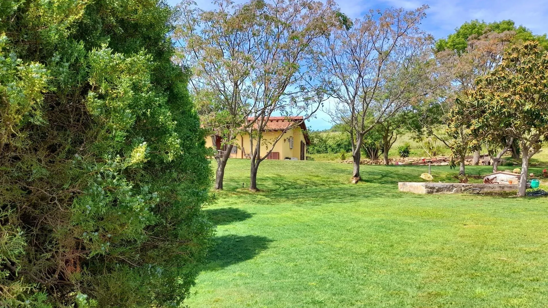 Agriturismo La Sorgente Фонтебланда Фермерский дом